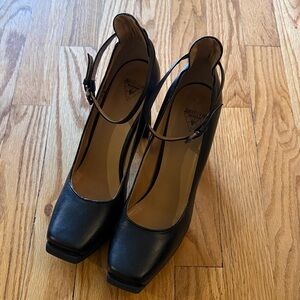 John Fluevog sz 8.5 Black Women's Heels like new condition